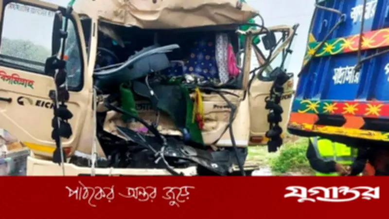বগুড়ায় সড়ক দুর্ঘটনায় ট্রাক হেলপারসহ নিহত ২