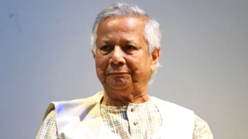 প্যারিস গেলেন ড. ইউনূস, বিমানবন্দরে ভিআইপি প্রোটোকল