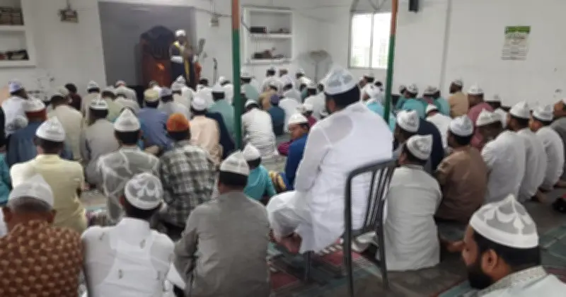 সৌদির সঙ্গে মিল রেখে নারায়ণগঞ্জে ঈদুল আজহা উদযাপন
