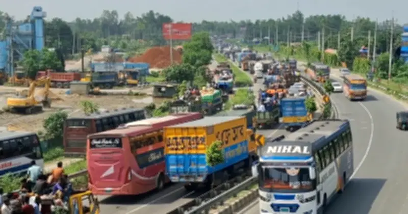ঢাকা-টাঙ্গাইল-যমুনা সেতু মহাসড়কে যানজট কমছে, সন্ধ্যার মধ্যে স্বাভাবিক হওয়ার আশা