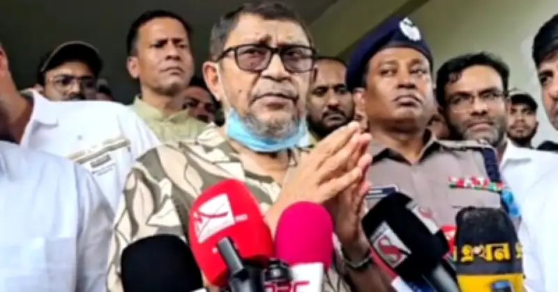 হাসপাতালে নবজাতকের মৃত্যু: দোষীদের বিরুদ্ধে কঠোর ব্যবস্থার হুঁশিয়ারি মন্ত্রীর