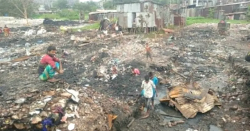 কালশী বস্তিতে অগ্নিকাণ্ড: ঈদের আগে পুড়ে ছাই শতাধিক পরিবারের স্বপ্ন