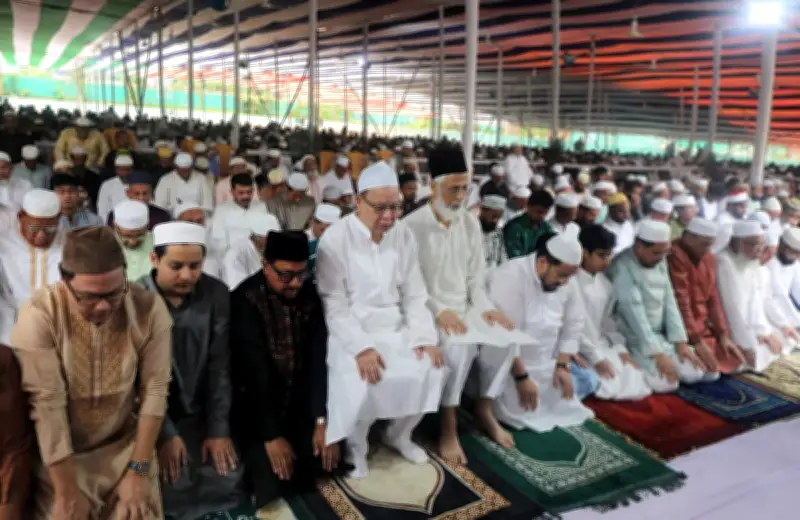 চট্টগ্রামে ঈদুল আজহা উদযাপন: জমিয়াতুল ফালাহ মসজিদে প্রধান জামাত