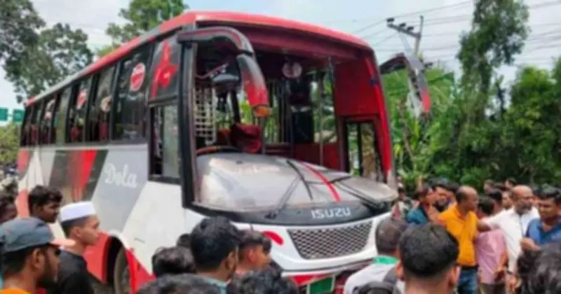 গোপালগঞ্জে বাস-মোটরসাইকেল সংঘর্ষে ৫ নিহত, আহত ২০