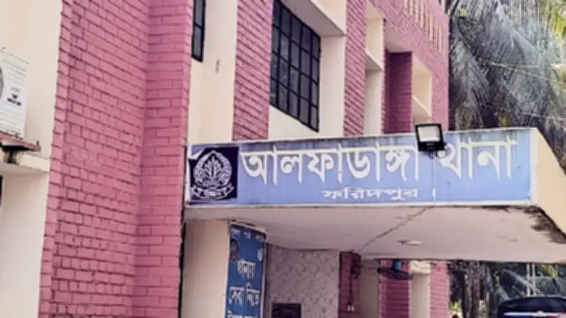 ঈদের সকালে ছেলের হাতে মা খুন, প্রবাসীর স্ত্রী নিখোঁজ