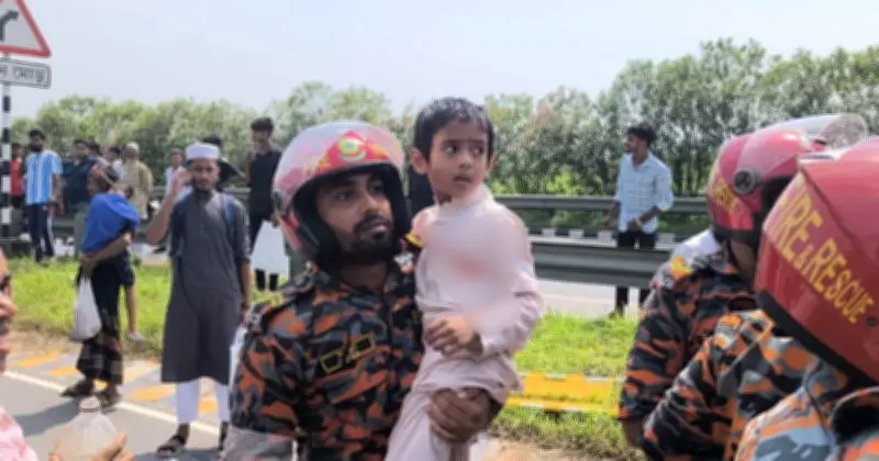 ঢাকা-মাওয়া এক্সপ্রেসওয়েতে লাশবাহী অ্যাম্বুলেন্স দুর্ঘটনায় ৬ আহত