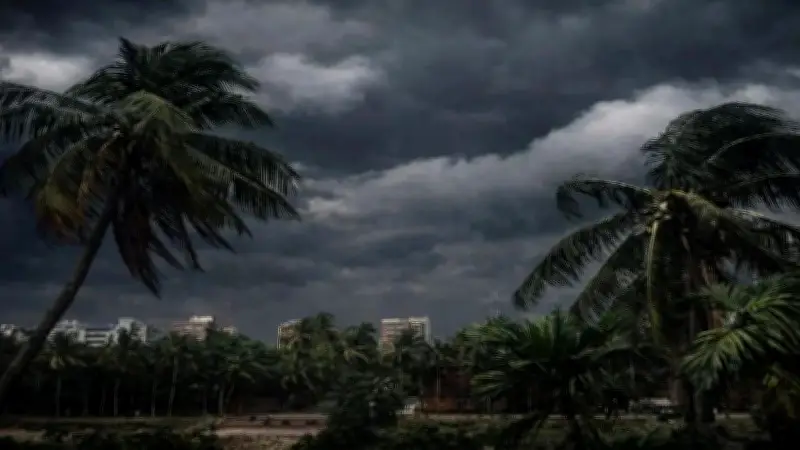 দেশের ৬ অঞ্চলে ঝড়ের পূর্বাভাস, নদীবন্দরে সতর্কতা