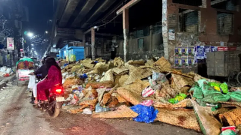 ঢাকায় কোরবানির বর্জ্য অপসারণ: দুই সিটির ১৯ হাজার টনের বেশি বর্জ্য সরানো