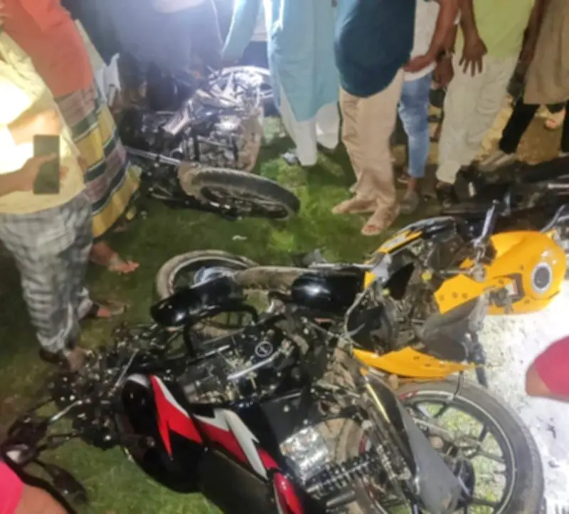 বগুড়ার শেরপুরে সড়ক দুর্ঘটনায় দুই তরুণ নিহত, আহত ৪