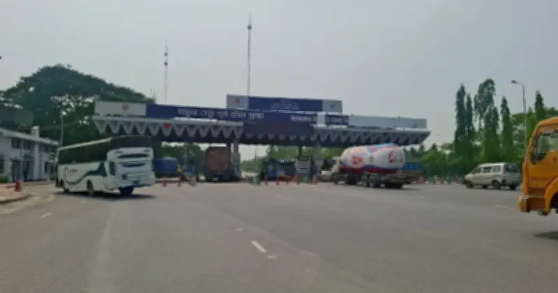 ঈদের দিন যমুনা সেতু পেরিয়েছে ১৮,৭১০ যানবাহন, আয় ১.২৬ কোটি টাকা