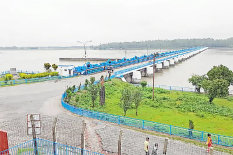 পদ্মা ব্যারাজ প্রকল্প: সম্ভাবনা ও চ্যালেঞ্জ নিয়ে বিশ্লেষণ