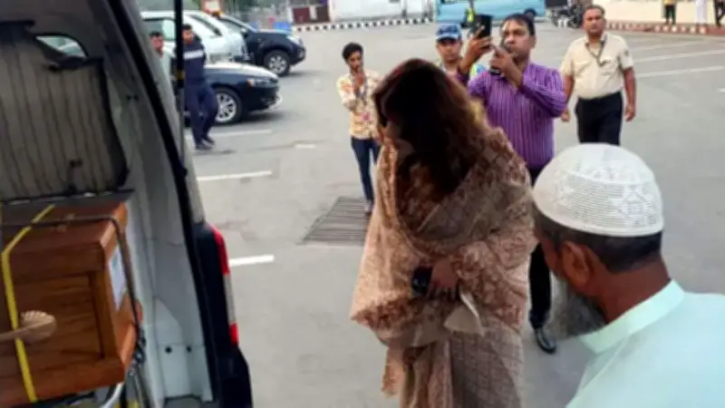 ইরাকে নিহত শ্রাবণের দেহ দেশে, নদীর পাড়ে কোরবানির চামড়া ফেলা