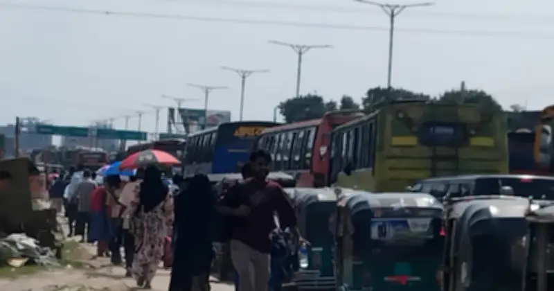 ময়মনসিংহে শম্ভুগঞ্জ-পাটগুদাম ব্রিজ সড়কে ভয়াবহ যানজট, দুর্ভোগে রোগী-যাত্রীরা