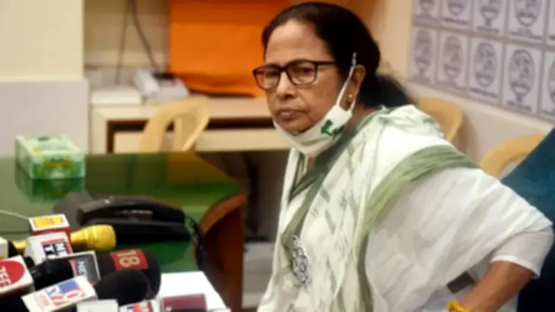 বাংলাদেশে তৃণমূলে ভাঙন, শিশুর কবজি বিচ্ছিন্ন, বেজোসের রকেট বিস্ফোরণ