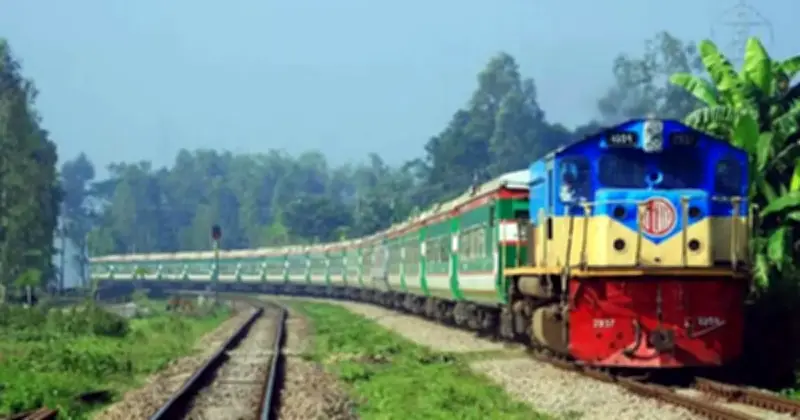 লাউয়াছড়ায় ট্রেন লাইনচ্যুত, সাড়ে ৪ ঘণ্টা পর যোগাযোগ স্বাভাবিক