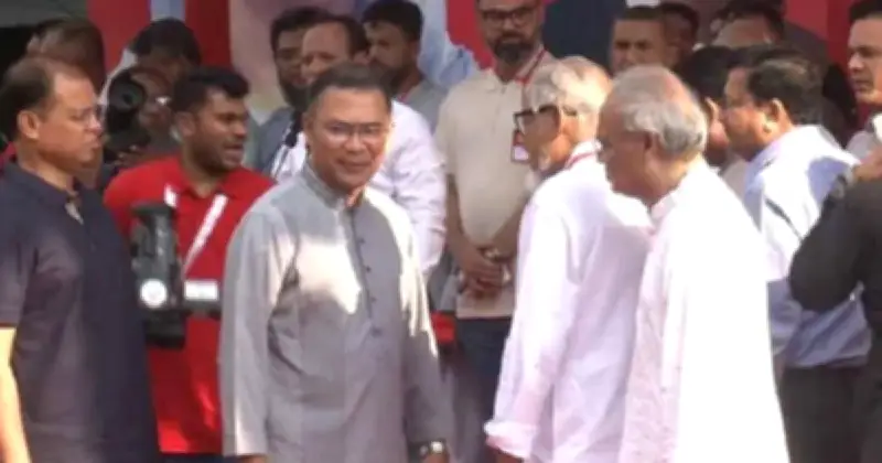 প্রধানমন্ত্রীর নির্দেশ: ৪৮ ঘণ্টায় ঢাকার ময়লা পরিষ্কার ও ডেঙ্গু প্রতিরোধে ব্যবস্থা