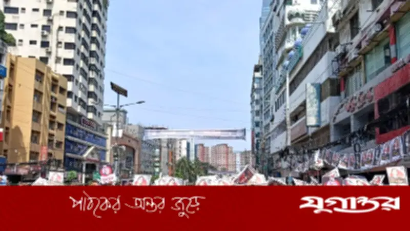 নয়া পল্টনে প্রধানমন্ত্রী তারেক রহমানের আগমনে নেতাকর্মীদের ভিড়