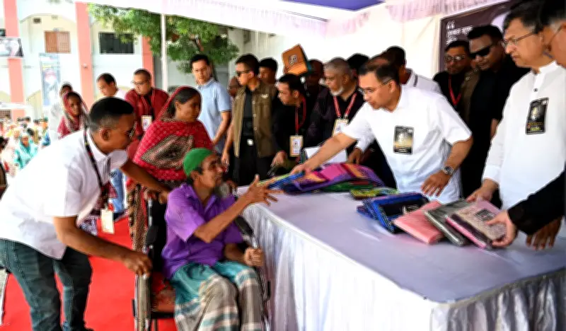 জিয়াউর রহমানের শাহাদাতবার্ষিকীতে তারেক রহমানের বস্ত্র বিতরণ