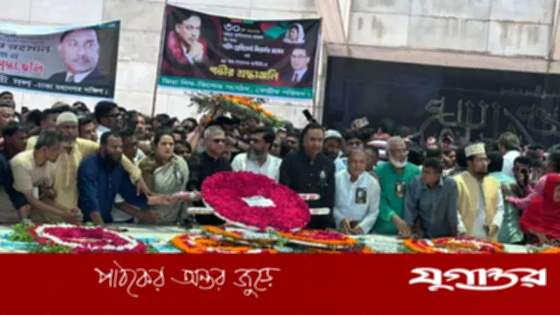 বিপুল নেতাকর্মী নিয়ে জিয়ার মাজারে সাইফুল আলম নীরবের শ্রদ্ধা