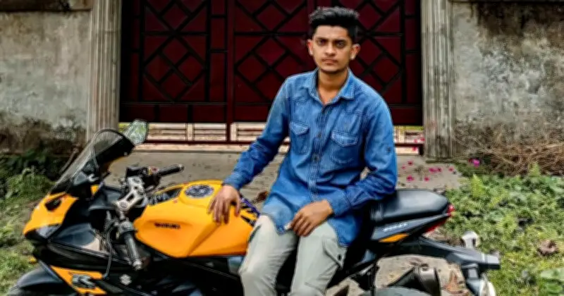 ঈশ্বরগঞ্জে মাইক্রোবাস-মোটরসাইকেল সংঘর্ষে কলেজছাত্র নিহত