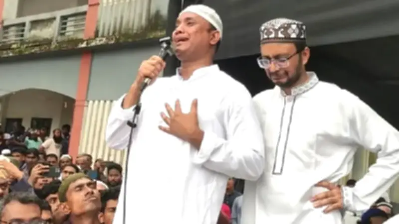 বাবার জানাজায় সাবেক এমপি সুজন, পাকিস্তানের মাইলফলক