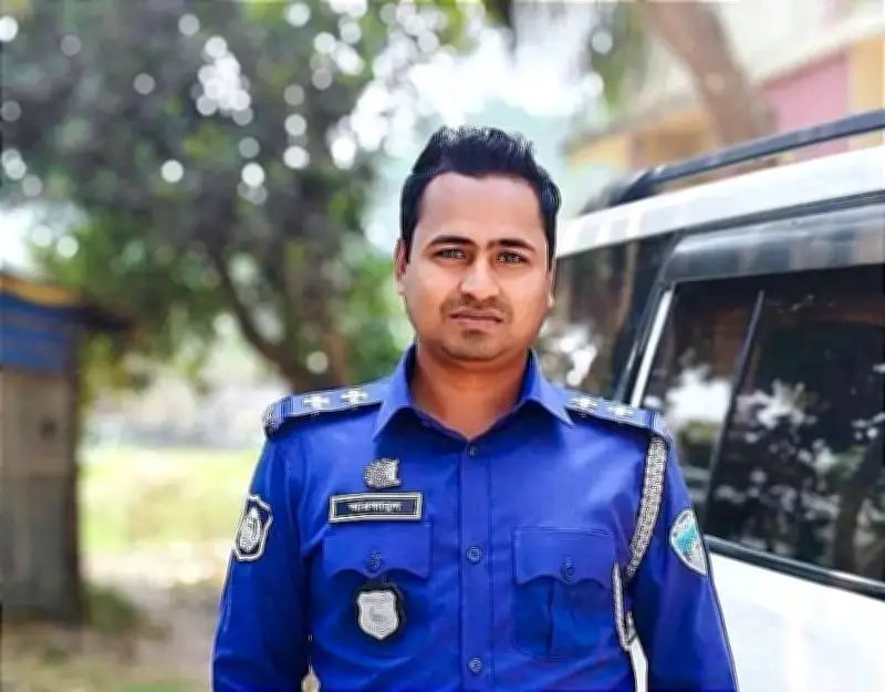 অপহৃত কিশোরী উদ্ধারে গিয়ে পুলিশের মারধর, এসআই প্রত্যাহার