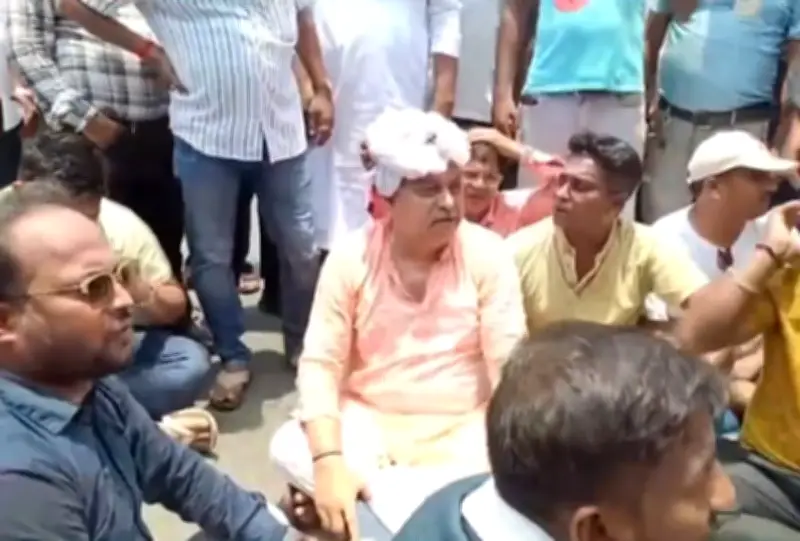 পশ্চিমবঙ্গে তৃণমূল নেতা কল্যাণ বন্দ্যোপাধ্যায়ের ওপর হামলা