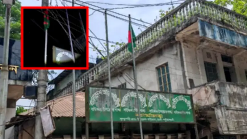 চাঁদপুরে ট্রাকের ধাক্কায় এসএসসি পরীক্ষার্থী নিহত, ফরিদপুরে বাস খাদে