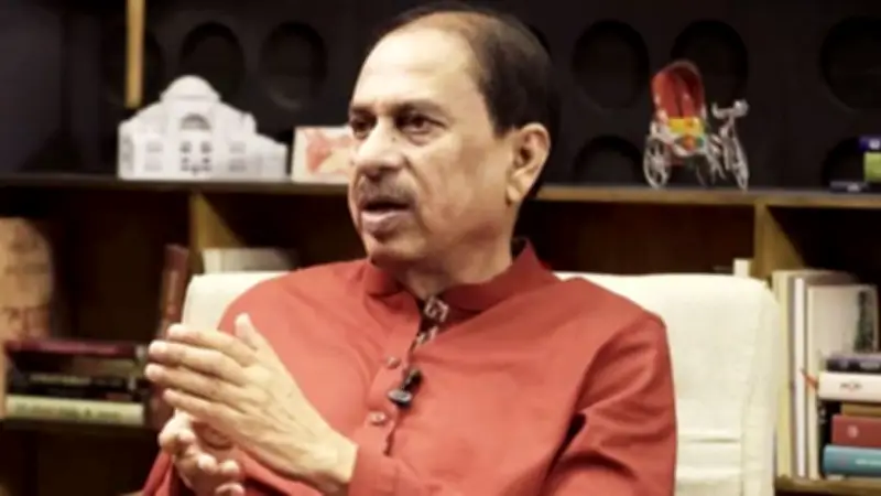 পদত্যাগপত্র শেখ হাসিনা ভ্যানিটি ব্যাগে করে নিয়ে গেছেন