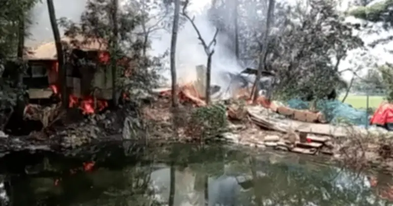 নোয়াখালীতে যুবক হত্যার প্রতিবাদে পাঁচ ঘরে আগুন
