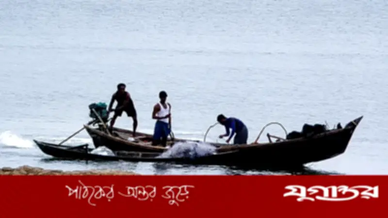 নাফ নদীতে রোহিঙ্গা সন্ত্রাসীদের গুলি-ছিনতাই, বিজিবি’র পাল্টা গুলি