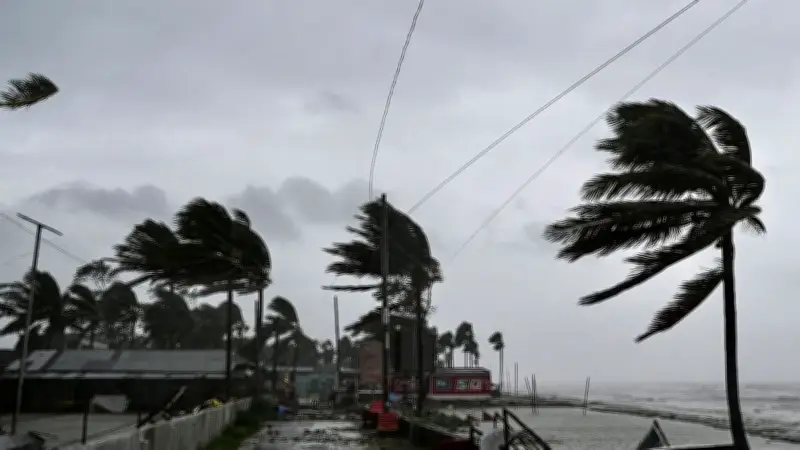 ১৭ অঞ্চলে বজ্রবৃষ্টিসহ ঝড়ের পূর্বাভাস, বিএনপির শ্রমিক সমাবেশ