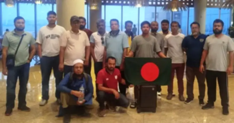 থাইল্যান্ডে ডুবি জাহাজের ১৫ নাবিক ৮২ দিন পর দেশে ফিরলেন