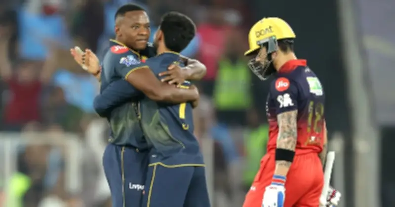 কোহলির টানা পাঁচ চার, তবু গুজরাটের কাছে হার আরসিবির