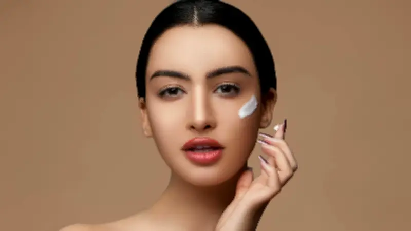 মেঘলা দিনেও সানস্ক্রিন ব্যবহার জরুরি
