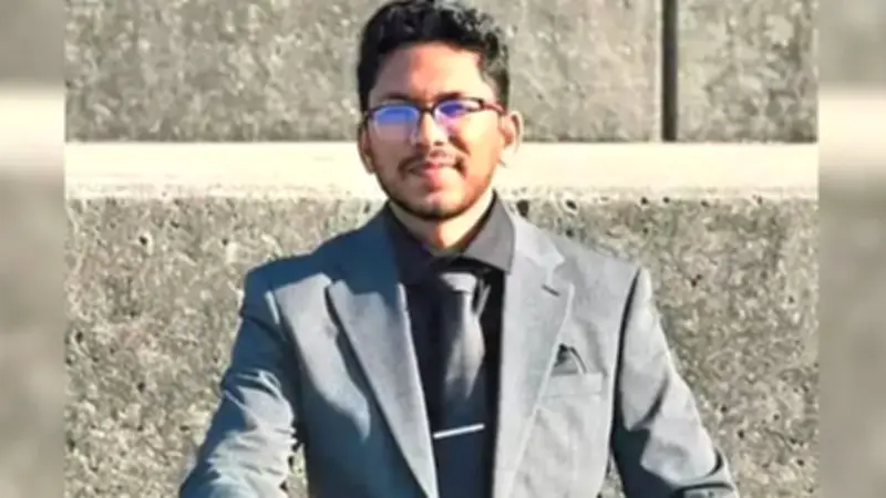 চাকরি না পেয়ে আত্মহত্যা, মৃতদেহের অপেক্ষায় ঋণগ্রস্ত বাবা