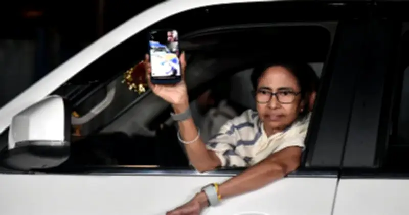 পশ্চিমবঙ্গে ইভিএম কারচুপি নিয়ে তৃণমূল-বিজেপি উত্তেজনা, মমতার হস্তক্ষেপ