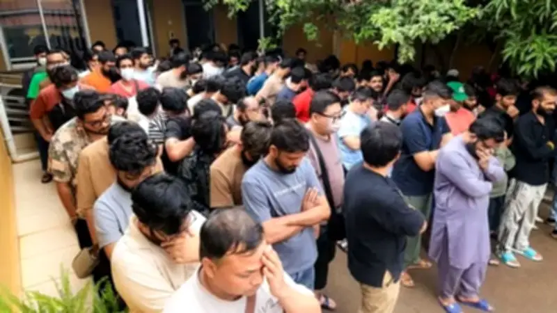 উগান্ডায় অবৈধ অভিবাসন অভিযানে বাংলাদেশিসহ আটক ২৩১