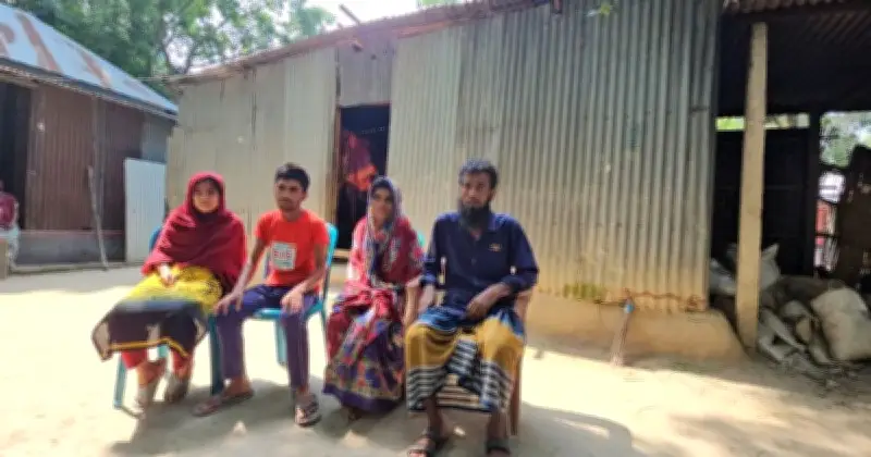 রাজবাড়ীতে এক পরিবারের চার বুদ্ধি প্রতিবন্ধী সদস্যের মানবেতর জীবন