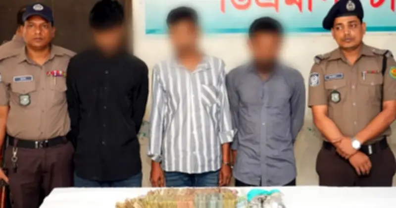 হজক্যাম্পে রিয়াল চুরি: দুই চোর গ্রেপ্তার, মূলহোতা পলাতক