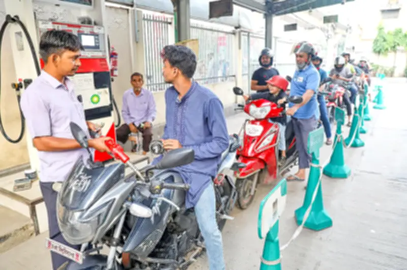 জ্বালানি তেলের ভিড় কমেছে, ফিরছে স্বাভাবিক চিত্র