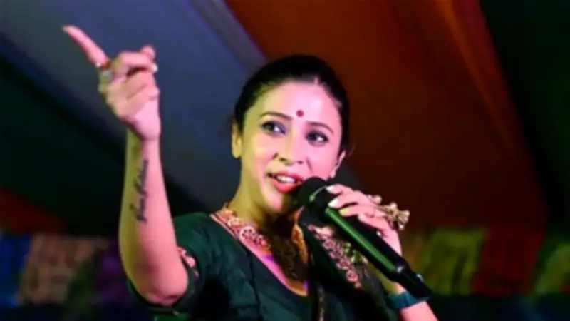 জনপ্রিয় সংগীতশিল্পী পৌষালী ব্যানার্জি হাসপাতালে ভর্তি