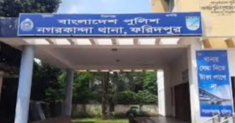 ফরিদপুরে গুজবে ট্রাকচালককে পিটিয়ে হত্যা