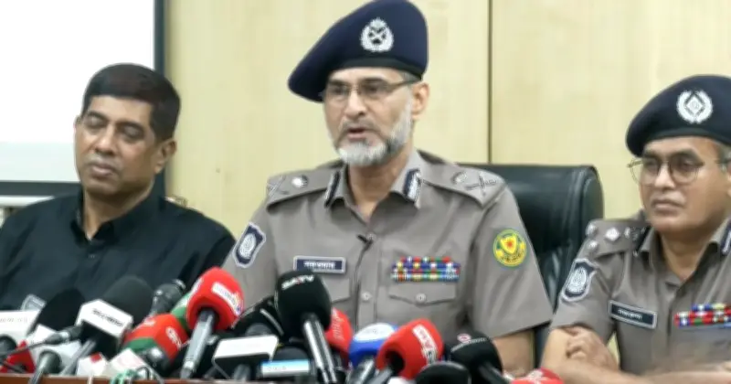 চাঁদাবাজি বন্ধে কঠোর ডিএমপি, তদবিরকারীও চক্রের অংশ: কমিশনার