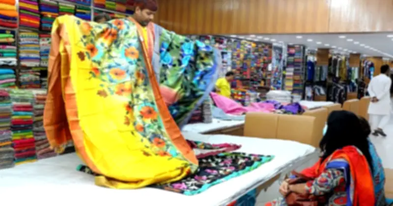 ঈদুল আজহায় দোকান খোলা রাখার সময় ৯টা পর্যন্ত বাড়ানোর দাবি