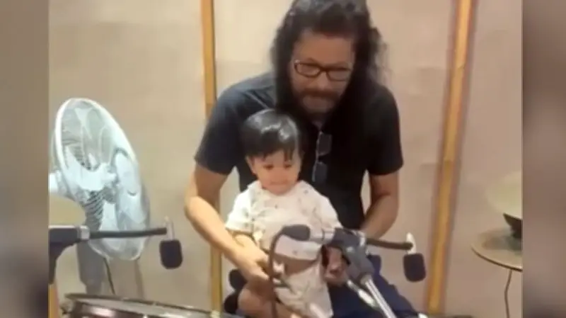 জেমসের কোলে ছোট্ট জিবরান, ড্রামস শেখার ভিডিও ভাইরাল