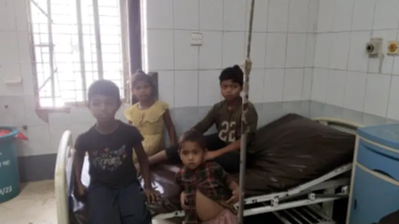 সিলেটে সড়ক দুর্ঘটনায় নিহতের স্ত্রী হাসপাতালে, চার শিশু শয্যাপাশে