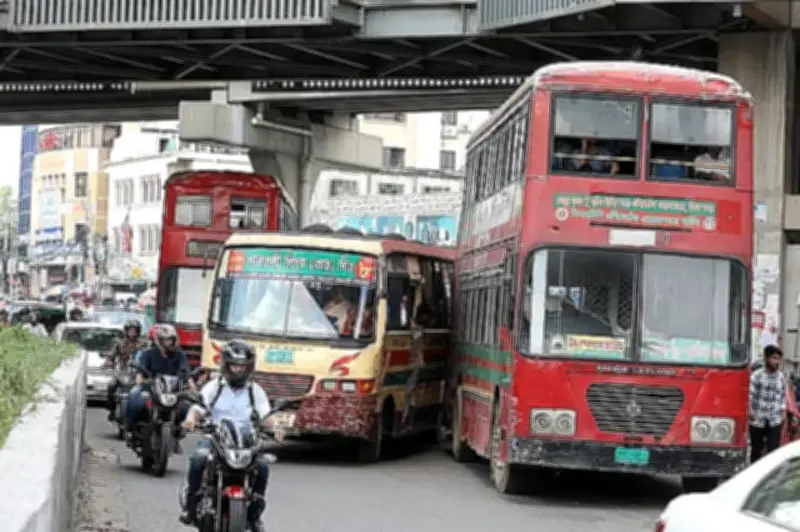 ঢাকার গণপরিবহনে শৃঙ্খলা ফেরাতে প্রধানমন্ত্রীর নানা পরিকল্পনা