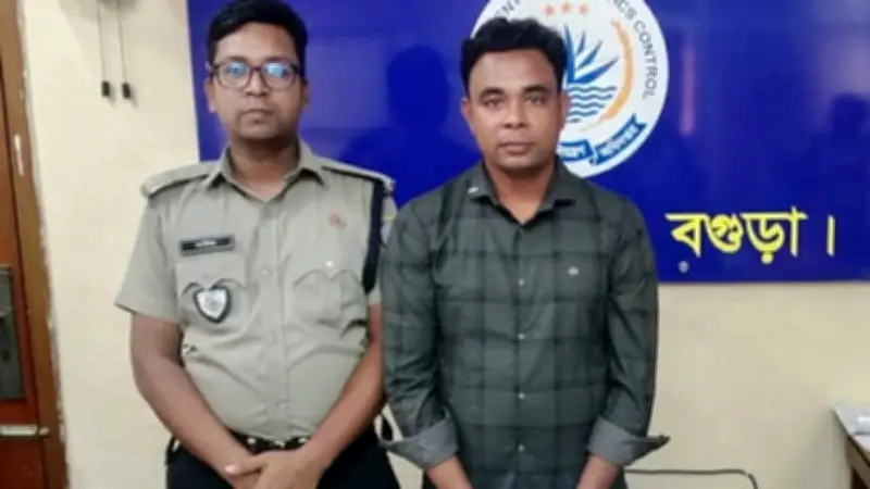 স্যান্ডেলের ভেতর ১৫০০ পিস ইয়াবা জব্দ, গ্রেফতার ১