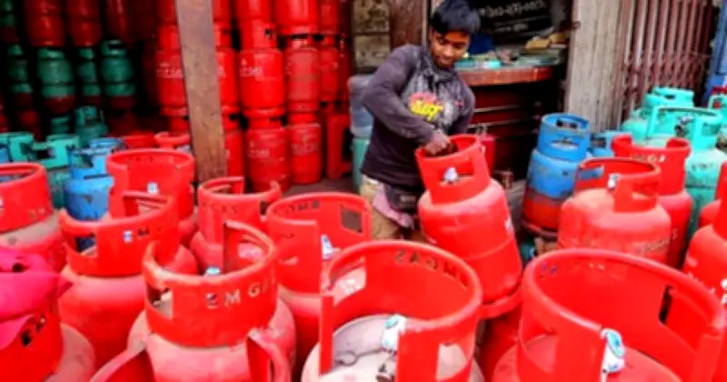 মে মাসে এলপিজির দাম অপরিবর্তিত, অটোগ্যাসে সামান্য বৃদ্ধি